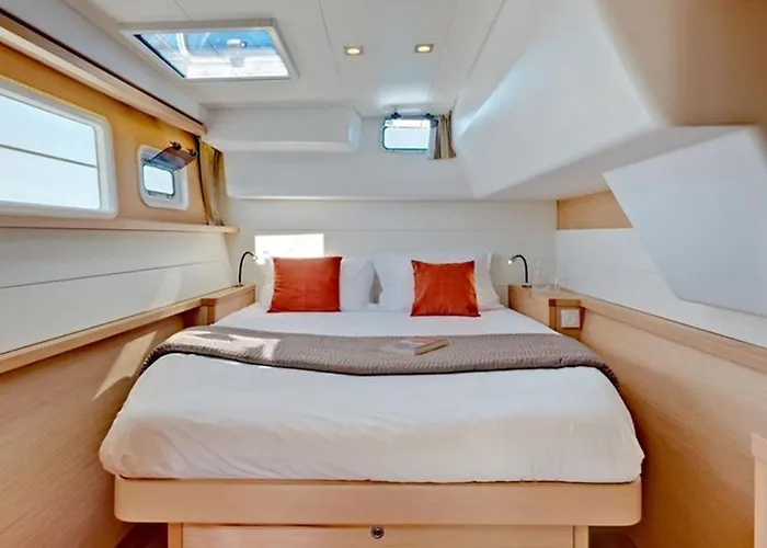 In A Catamaran プーラ